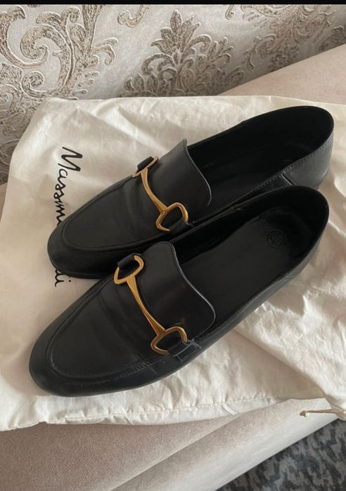 Skorzane buty Massimo Dutti