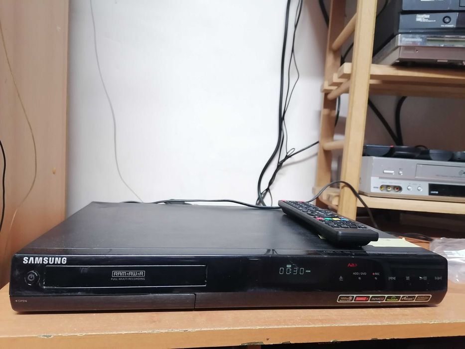 Nagrywarka Samsung DVD-SH893  HDD160GB,HDMI  pilot