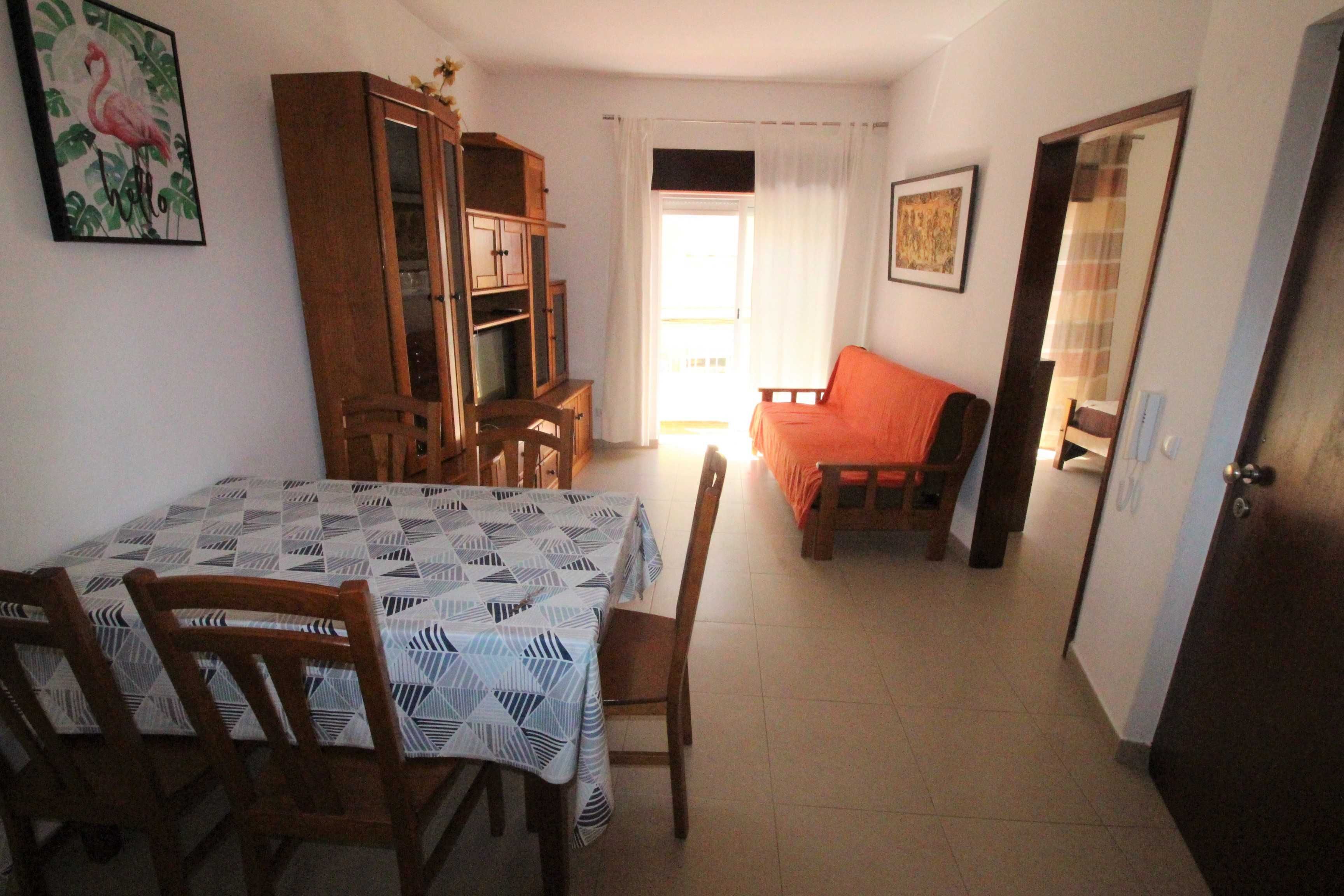 Armação de Pêra T2 Renovado, terraço privado, Praia Pescadores