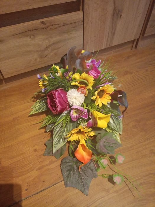 Piękny bukiet na cmentarz