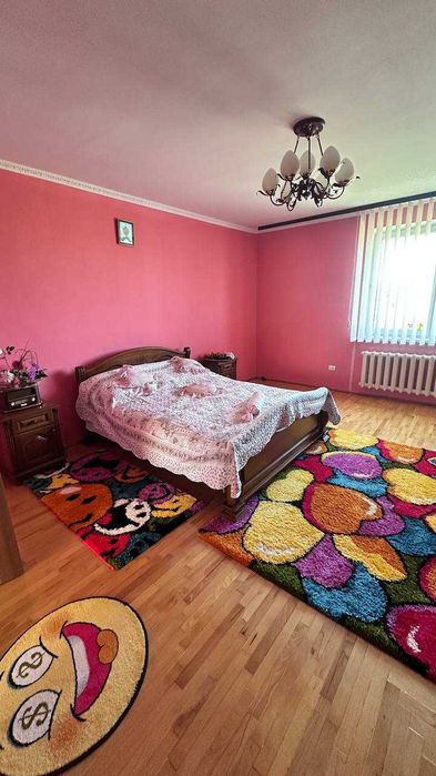 Продається чудовий двоповерховий будинок у мальовничому селі Малинівка