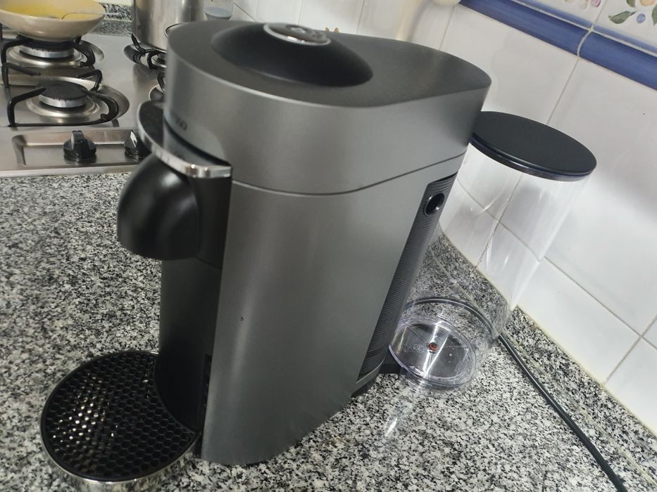 Máquina de Café  Nespresso Vertuo  Automática