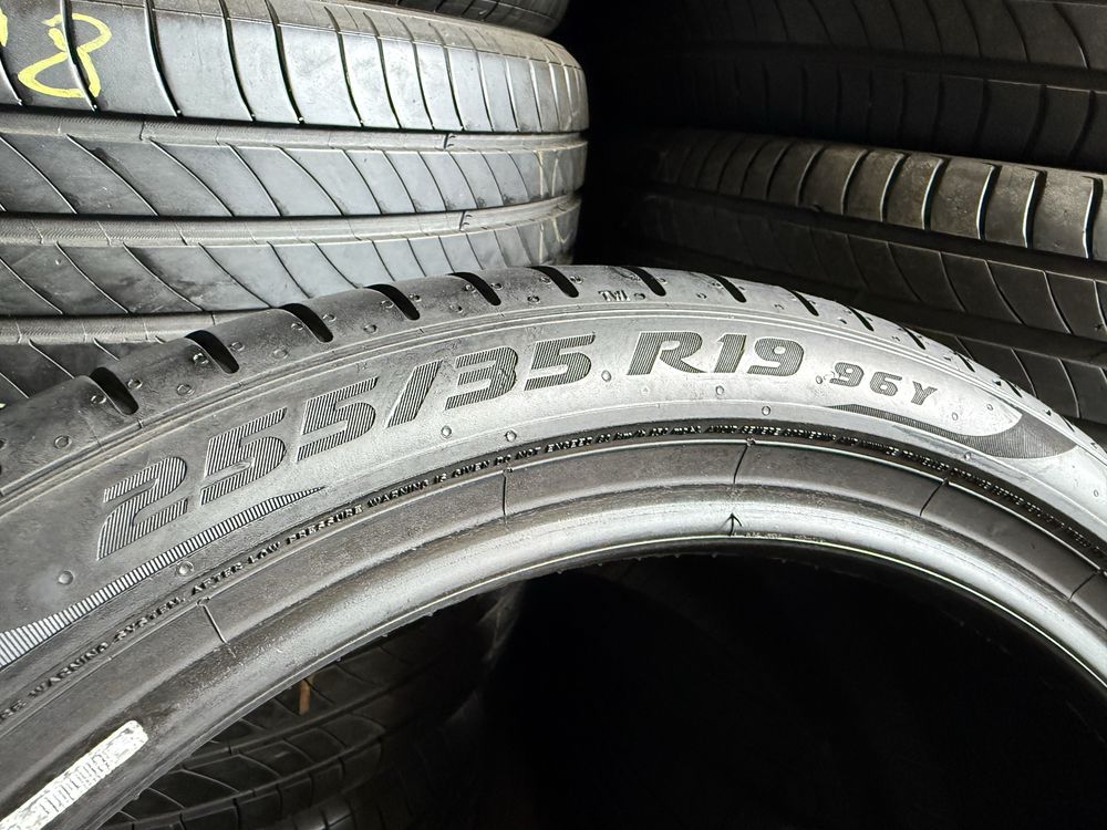 225/40 R19 + 255/35 R19 Pirelli PZero RunFlat 4шт. 80%