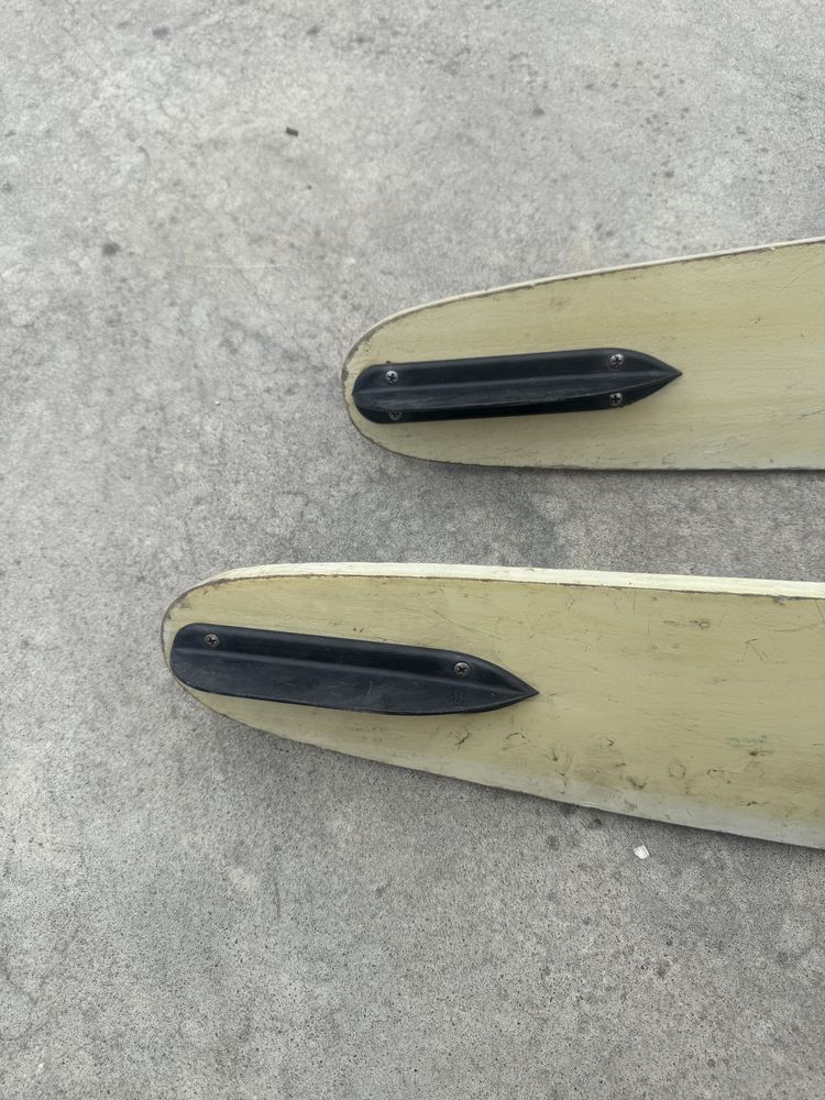 Ski aquatico em madeira