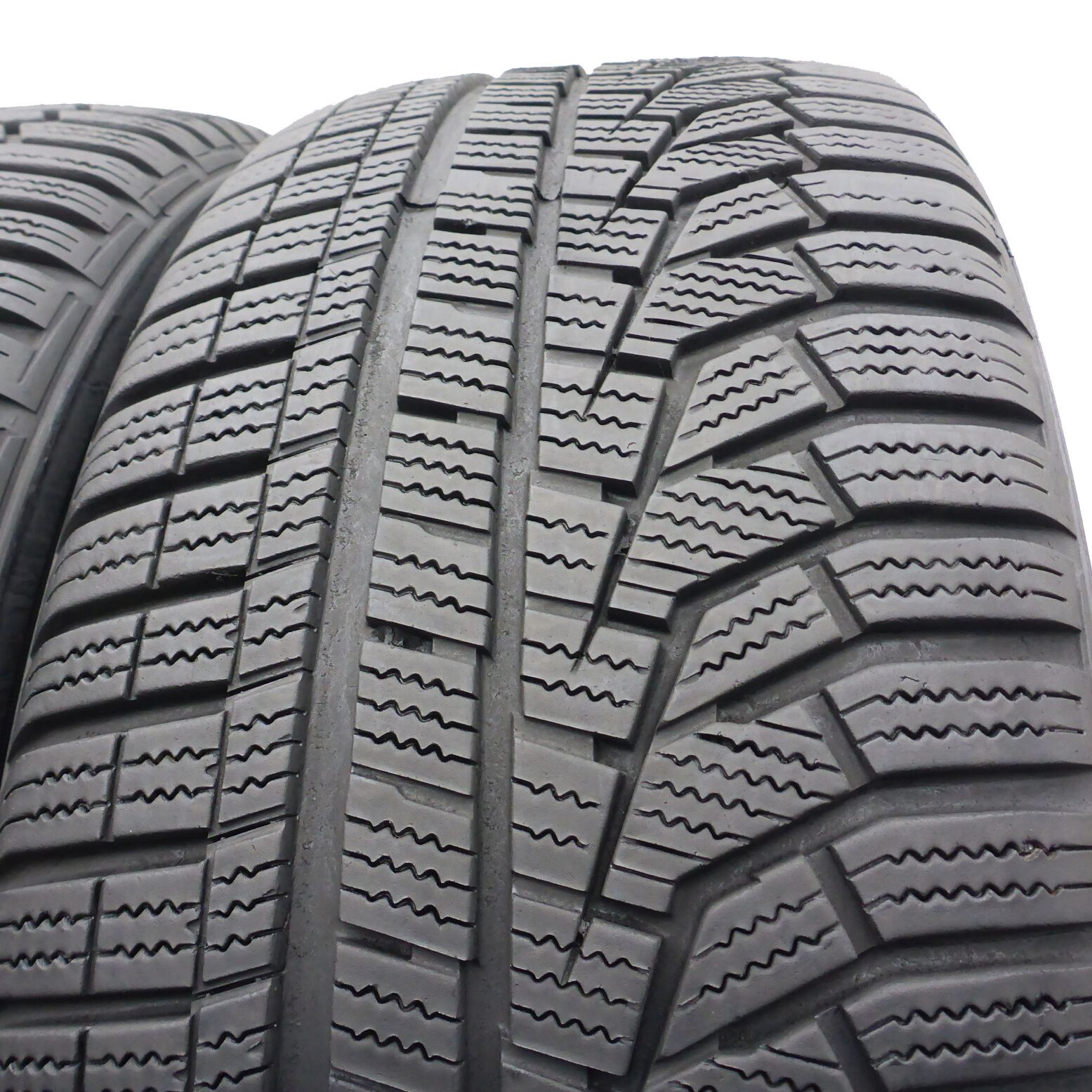 Opony 215/55/16 Hankook 215/55R16 93H Cept W320 Zimowe 2020 6-6,2mm