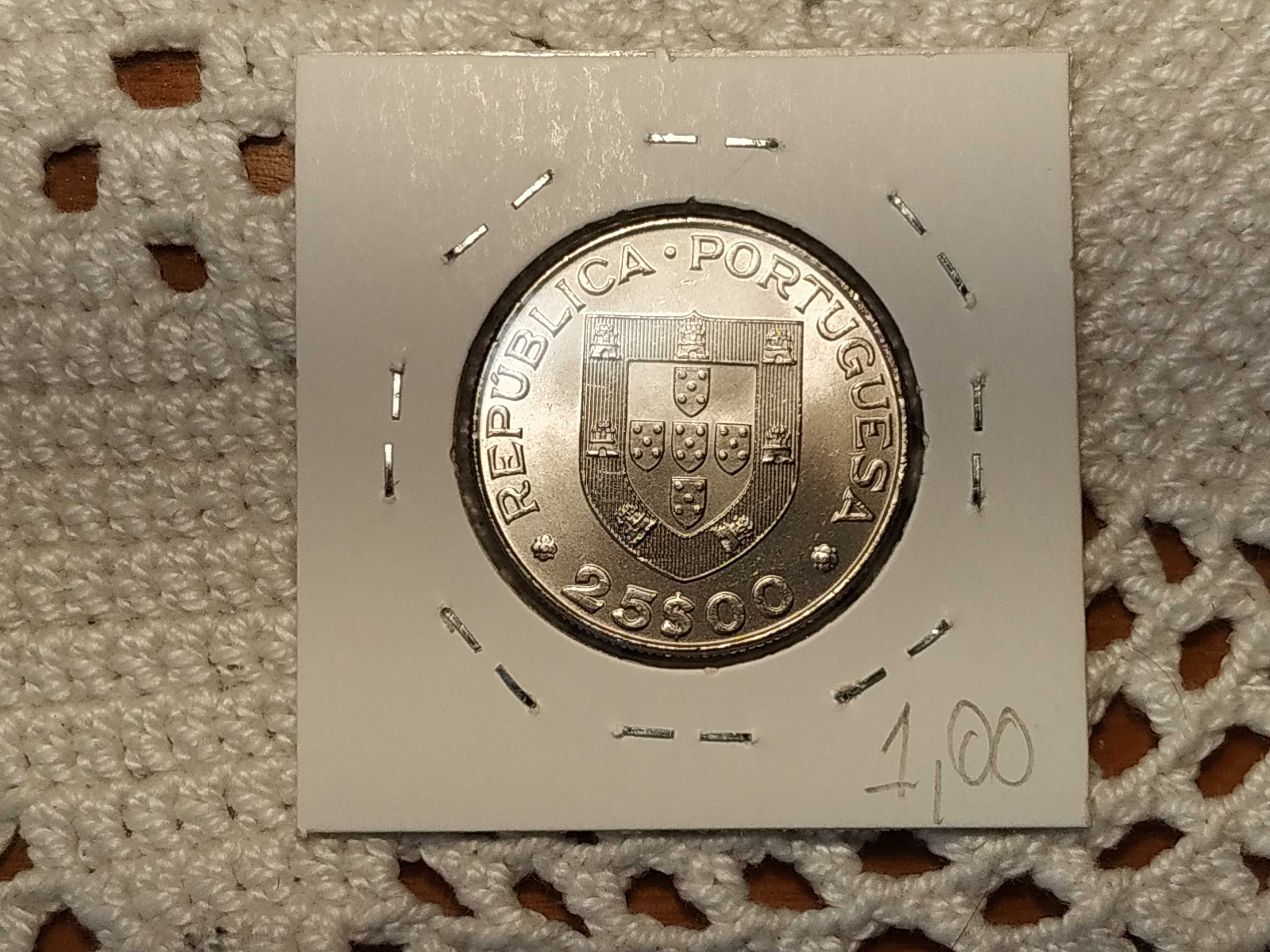 Portugal - moeda de 25 escudos de 1981 Ano Int. Deficiente