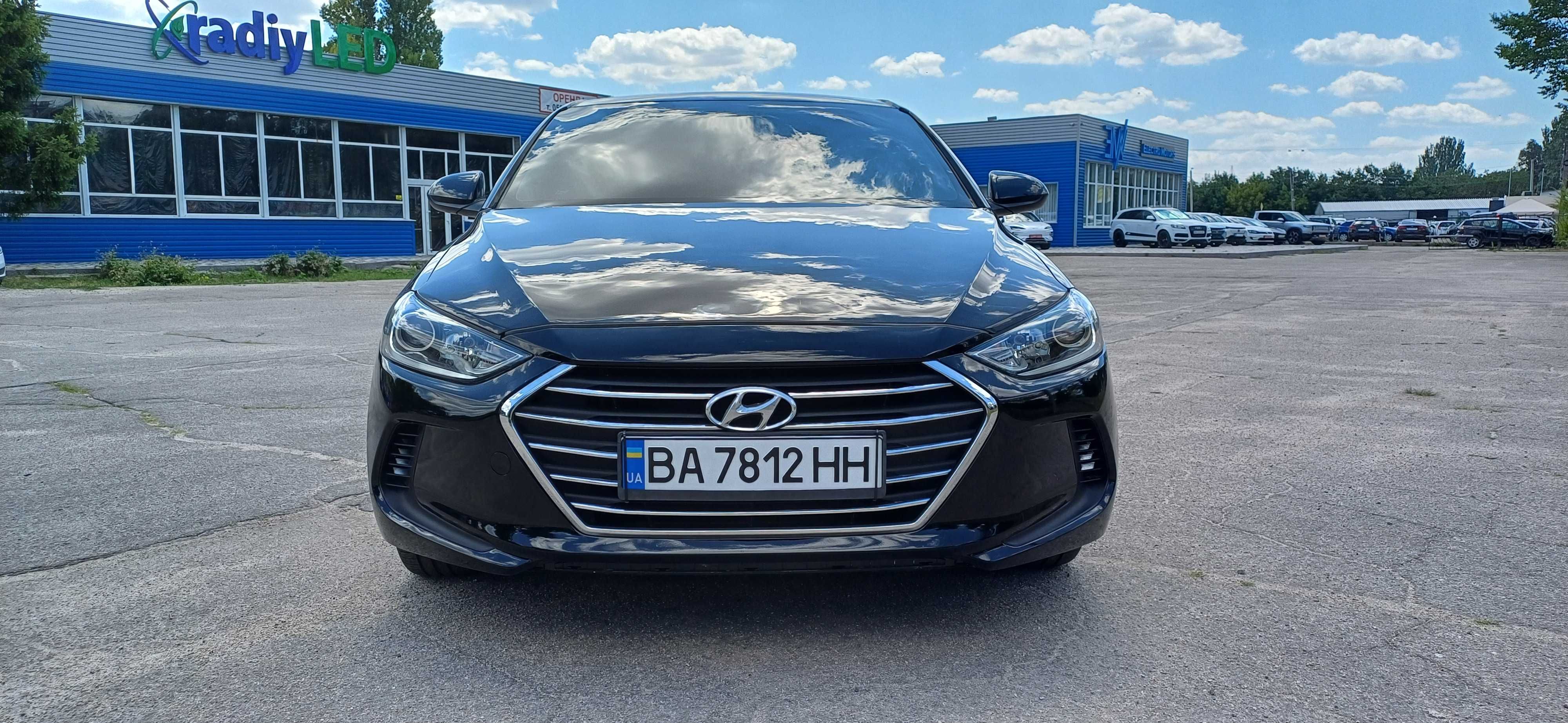 Hyundai Elantra 2.0 ГАЗ-Бензин автомат у відмінному стані