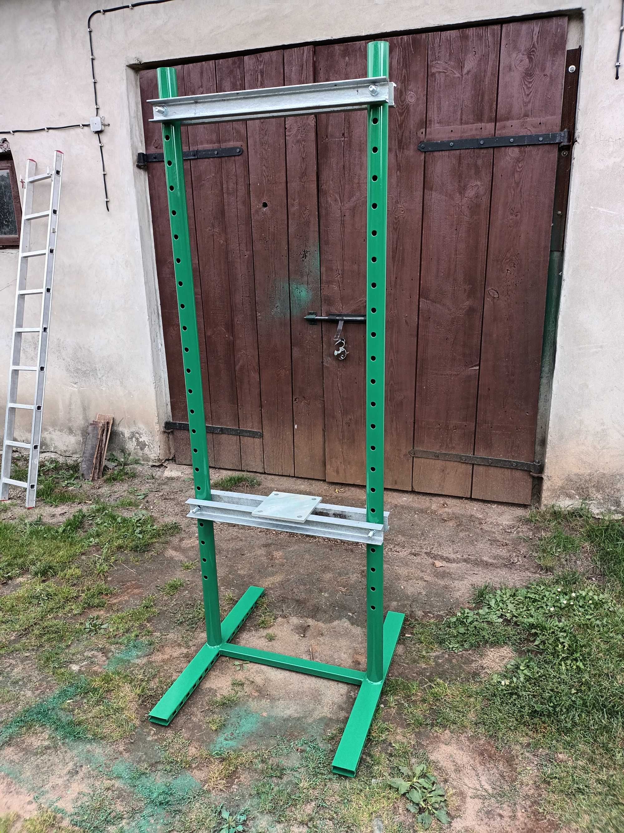 Rama prasy hydraulicznej