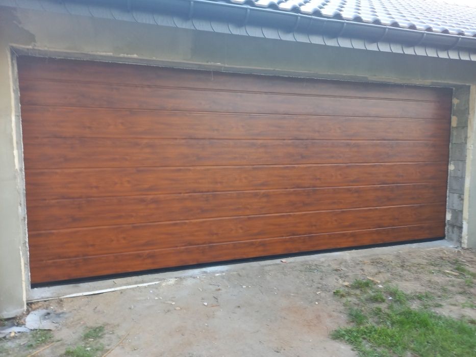 Brama segmentowa garażowa przemysłowa bramy garażowe WARSZAWA DOORTEK