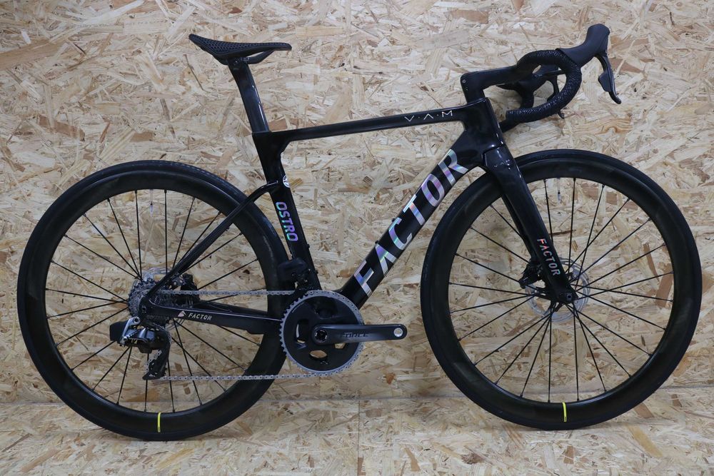 Bicicleta topo Factor Ostro - Sram AXS 12v - Rodas carbono