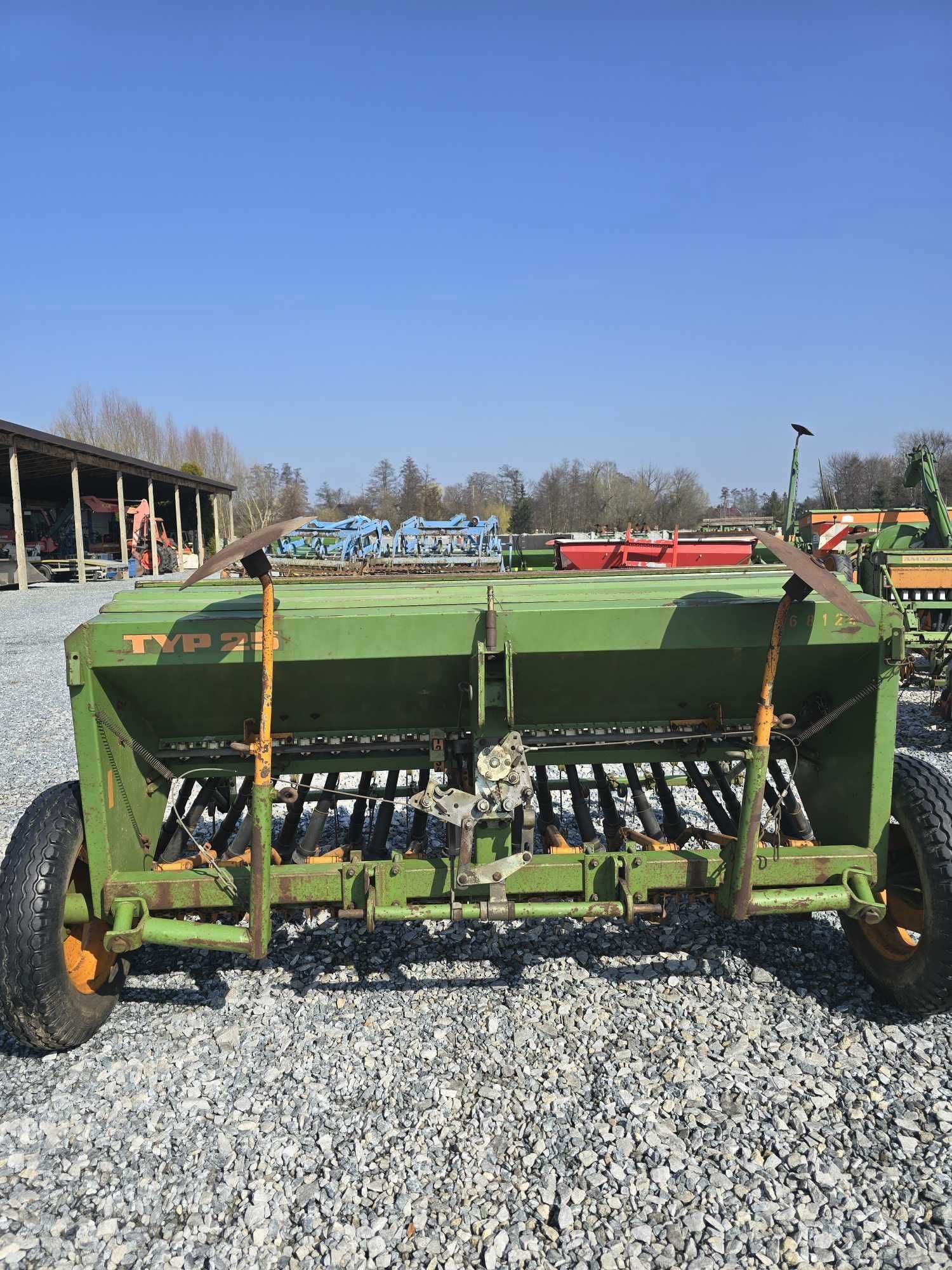 Siewnik do zboża Amazone D8-25 D7 300- Isaria-3m Accord 3m