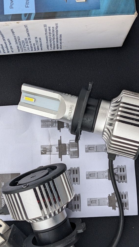Philips Ultinon Essential LED H7 лампи світло фари 12/24V