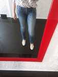 Skinny jeans spodnie rurki jasnoniebieskie z przetarciami Reserved XS