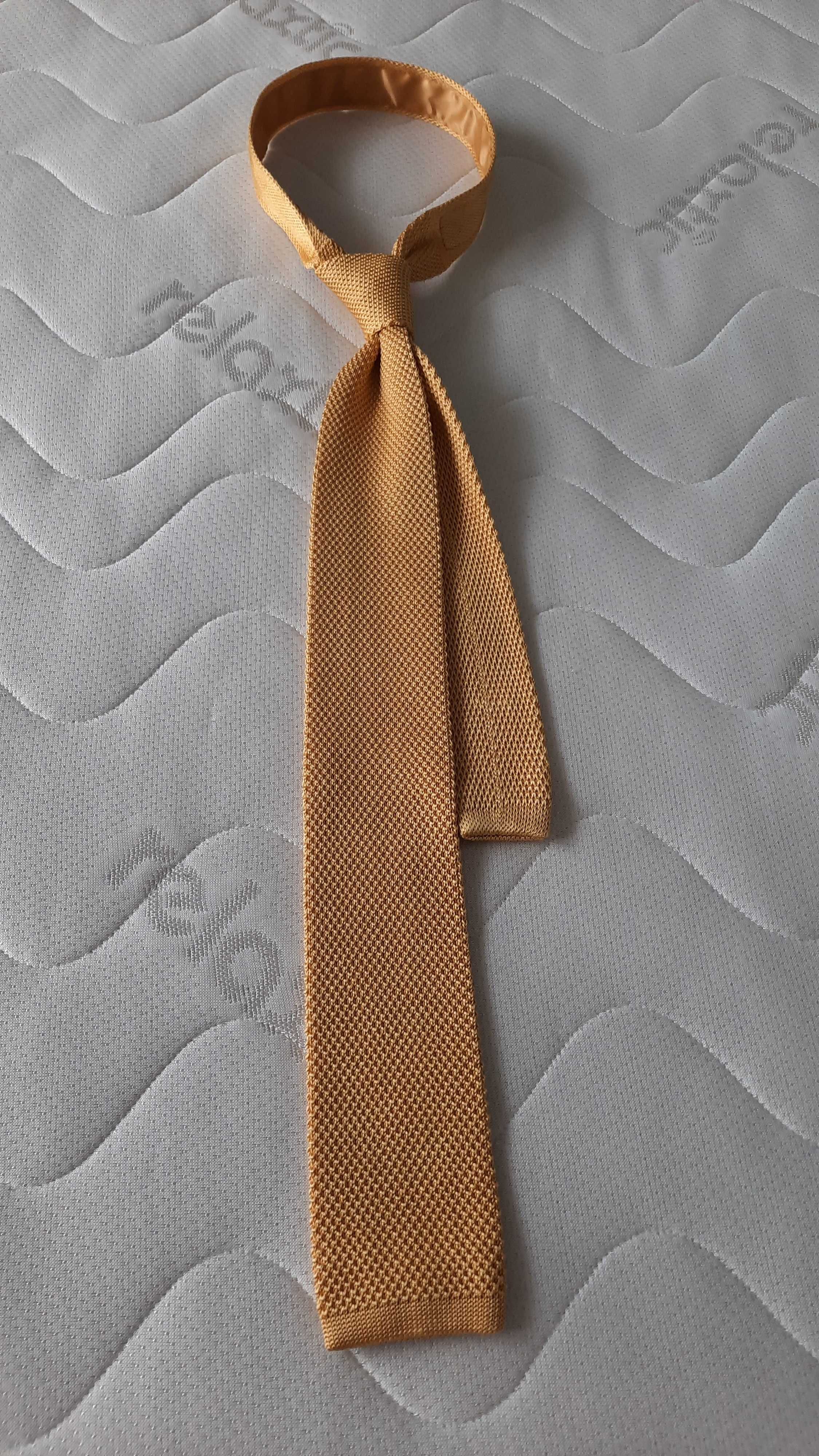 Krawat żółty jedwabny typu knit