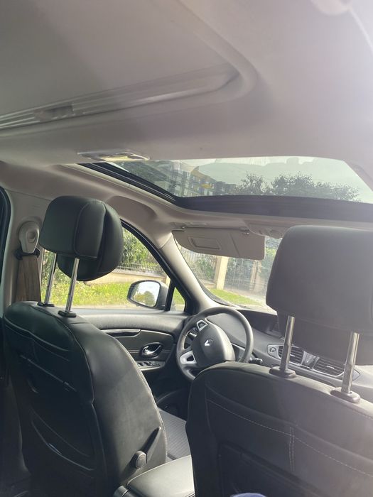 Продам авто Renault Grand Scenic 2012