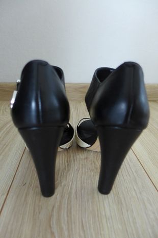 NOWE buty, szpilki rozm.35 Karl Lagerfeld