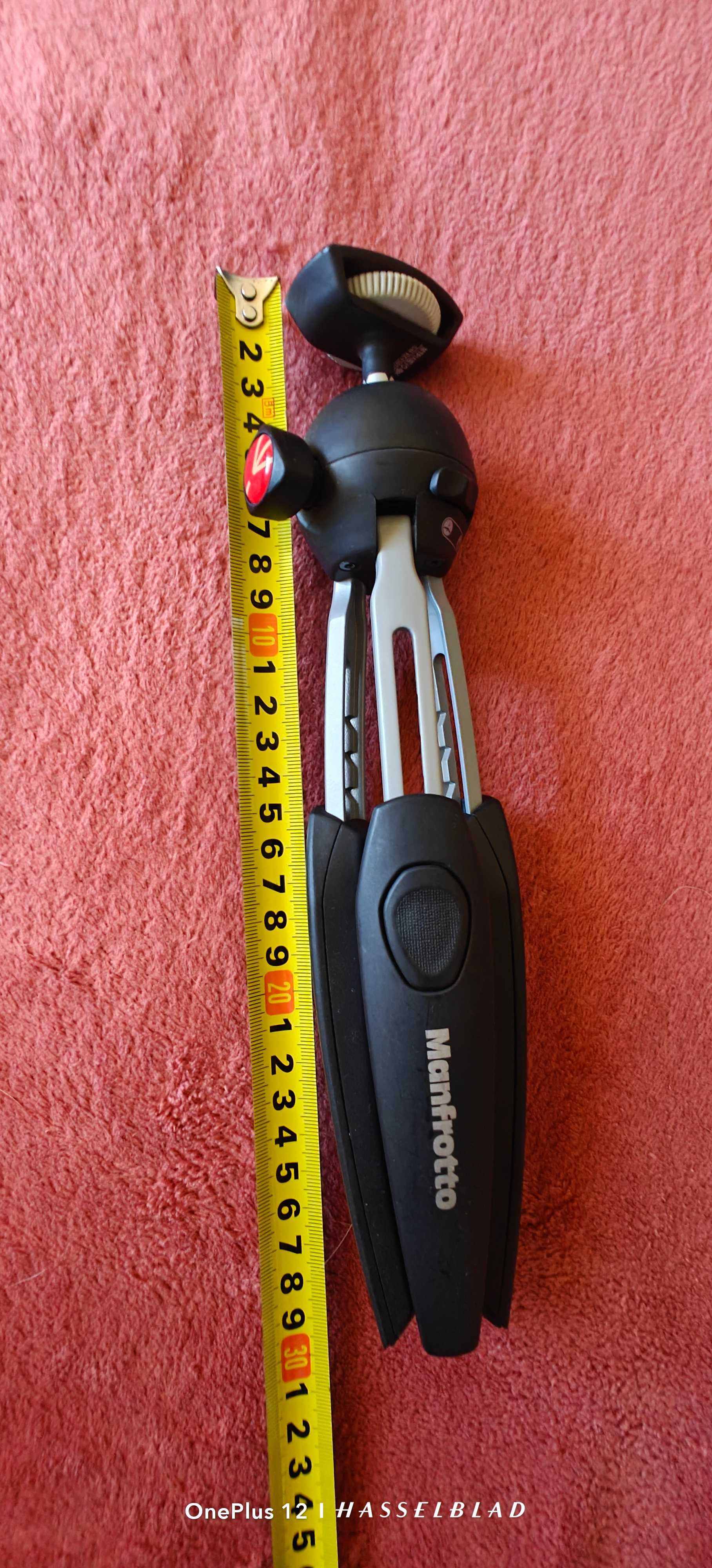 Statyw kulowy Manfrotto do aparatów i kamer.