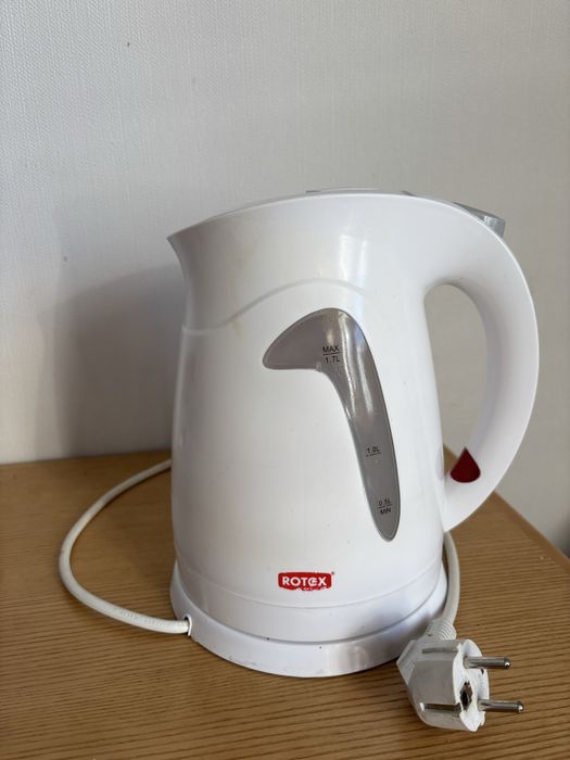 Чайник електричний Rotex RKT68-G