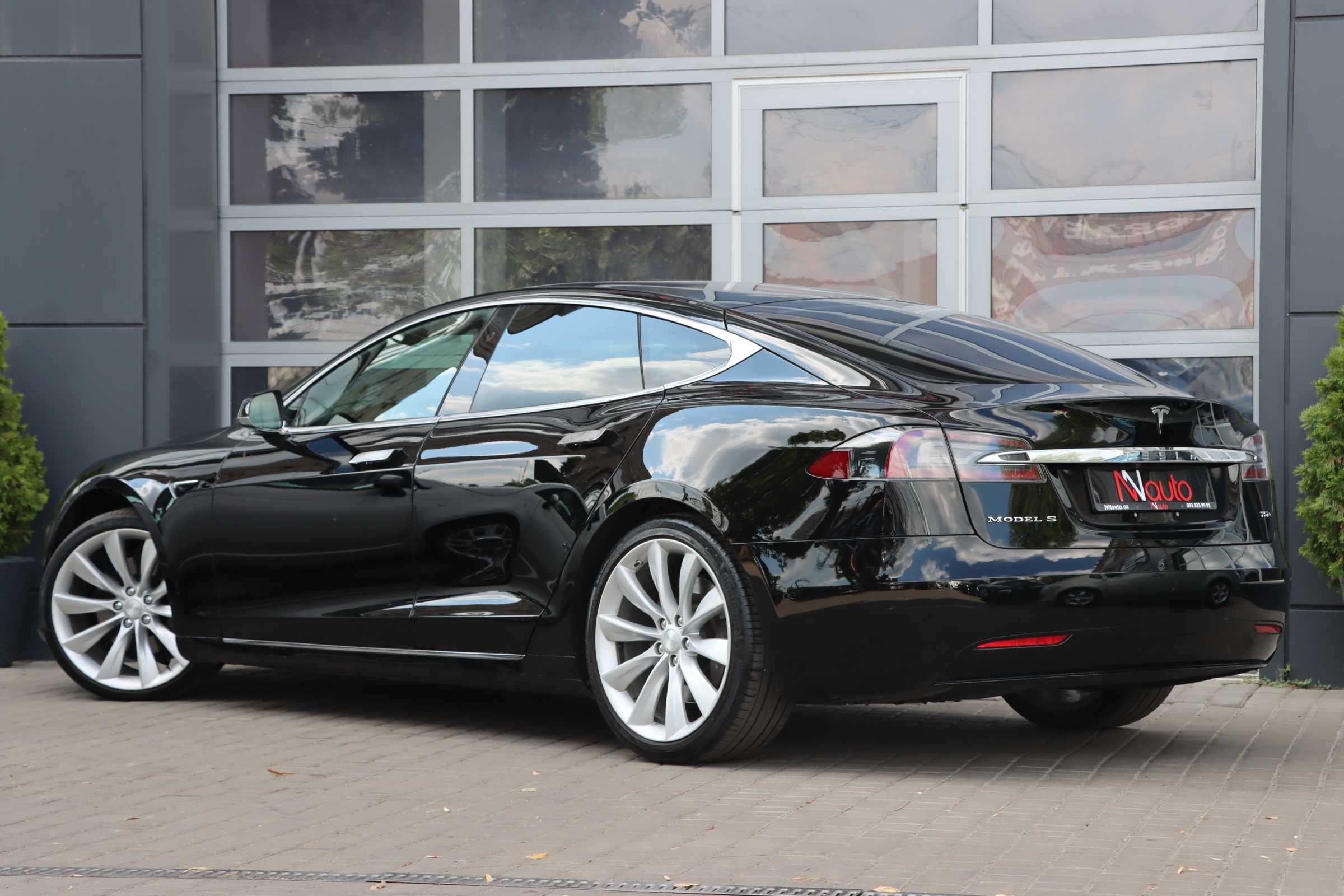 Tesla Model S Автомобиль
