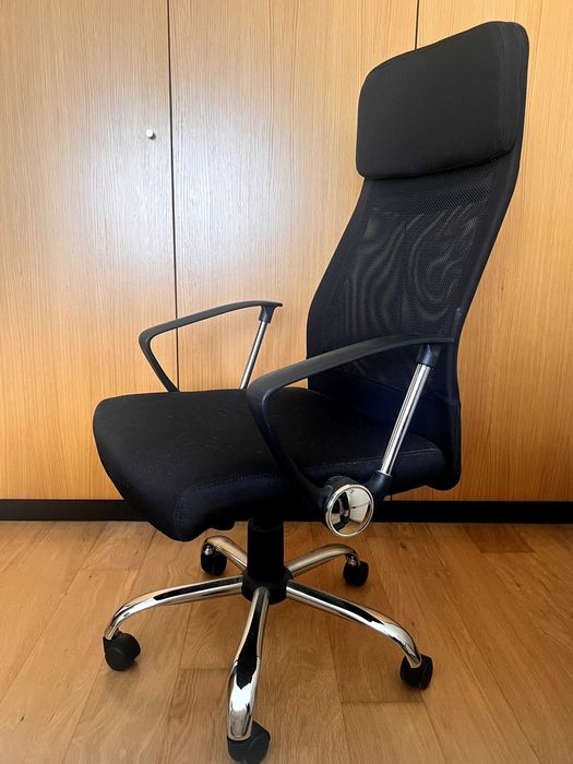 Cadeira de Escritório Executiva - Como Nova