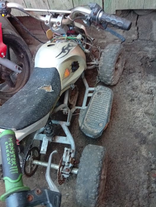 Продам все что на фото подробности по телефону.