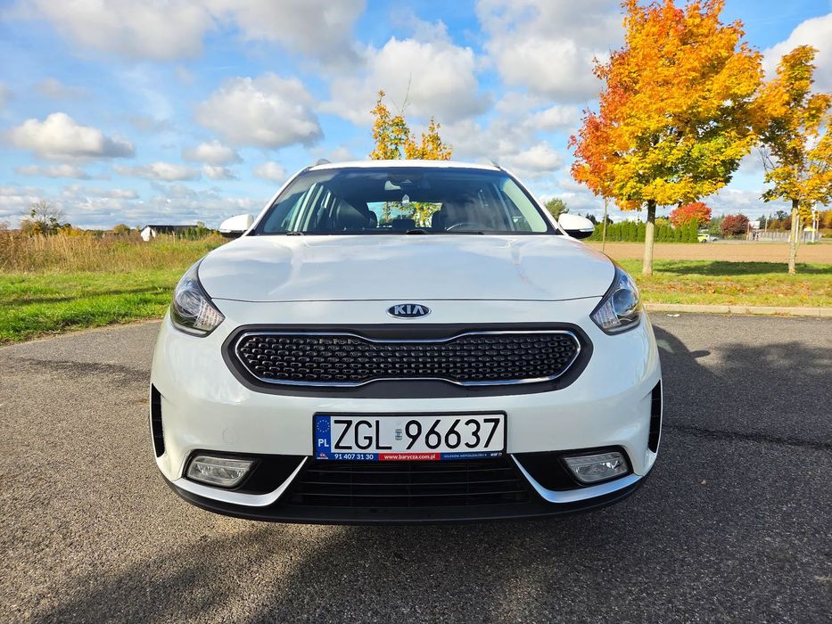Kia Niro Super stan, hybryda, nowe opony, FV23%, HAK, kamera cofania, NAVI