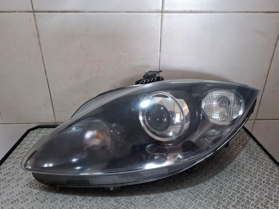 Lampa lewa xenon skrętny kompletna z przetwornicą Seat Leon II lift 2012 rok nr 5P1941007E europa