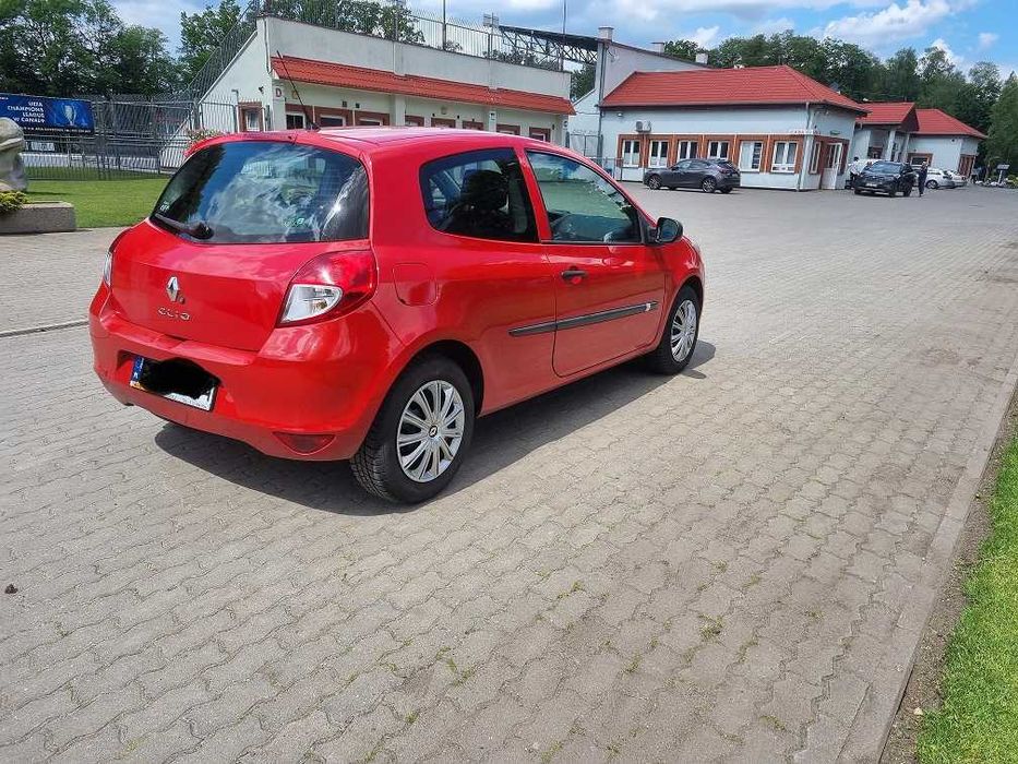 Renault Clio 1.5 dCi oc i przegląd do 10.2026 roku