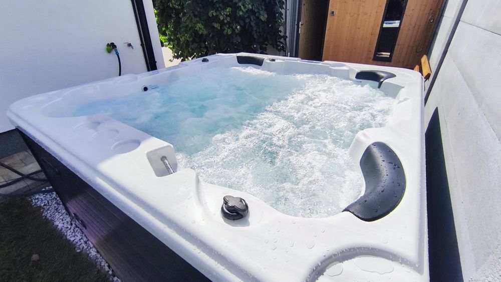 Ekskluzywne Jacuzzi 5 osobowe, Balboa WIFI, 94 dysze