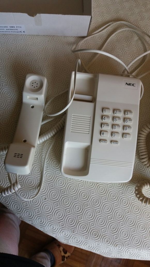 Telefone fixo com fio