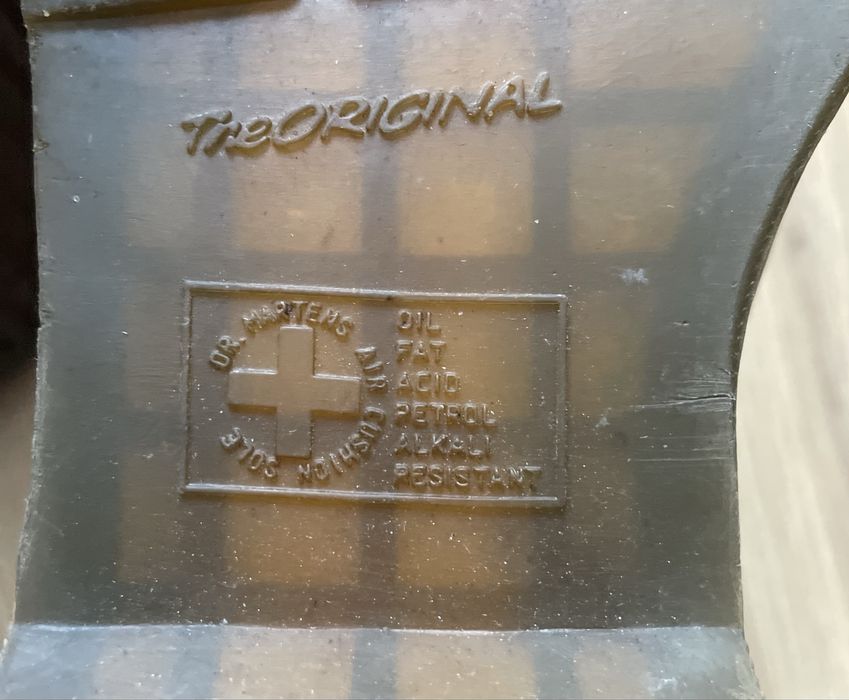 Buty glany trapery Dr. Martens model 1460 błyszczące