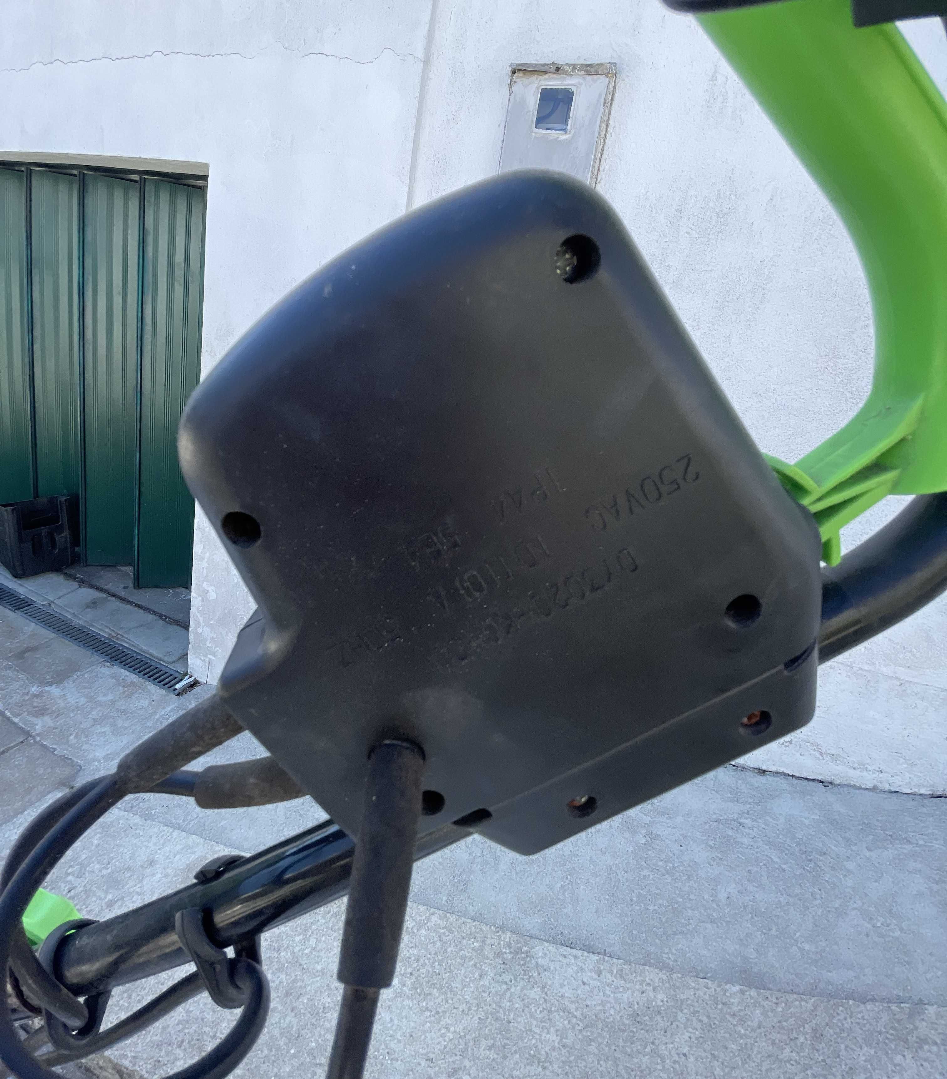 Máquina de Cortar Relva