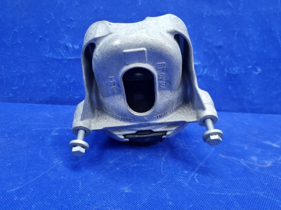 PODUSZKA lewa silnika AUDI A5 F5 3.0 TFSI lewa ŁAPA ORYGINAŁ igła OEM