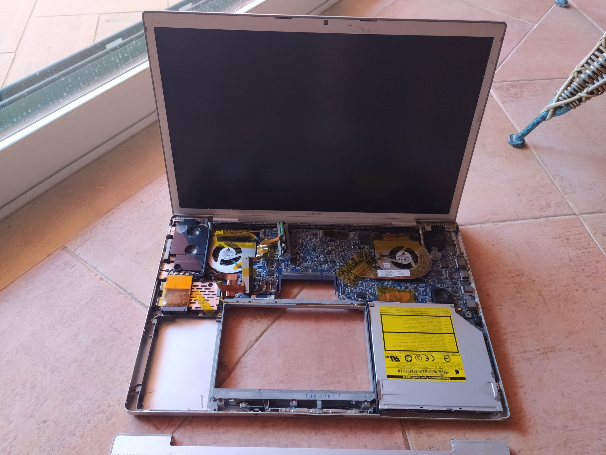 MacBook Pro 17' inch Apple - para peças -