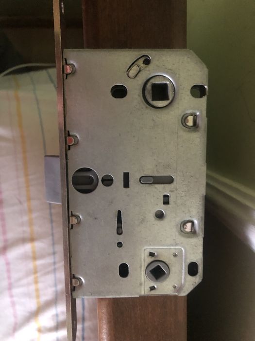 Замок в ванну