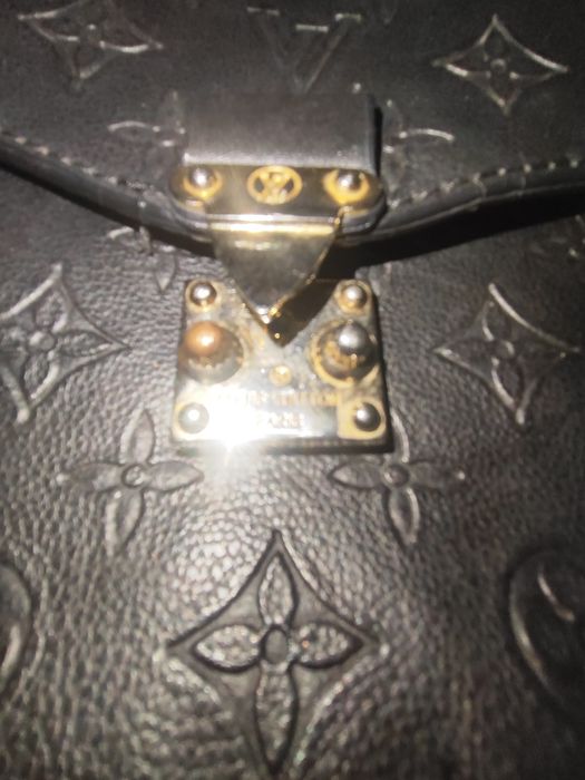 Продам женскую сумку Louis Vuitton