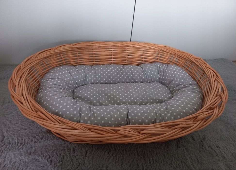 Wiklinowe legowisko 58 cm z poduszką – dla psa i kota