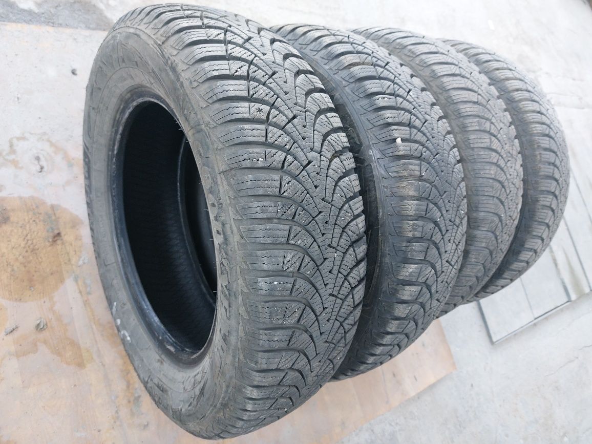 Зимняя резина Goodyear r15 195 65 (32недяля 22год)