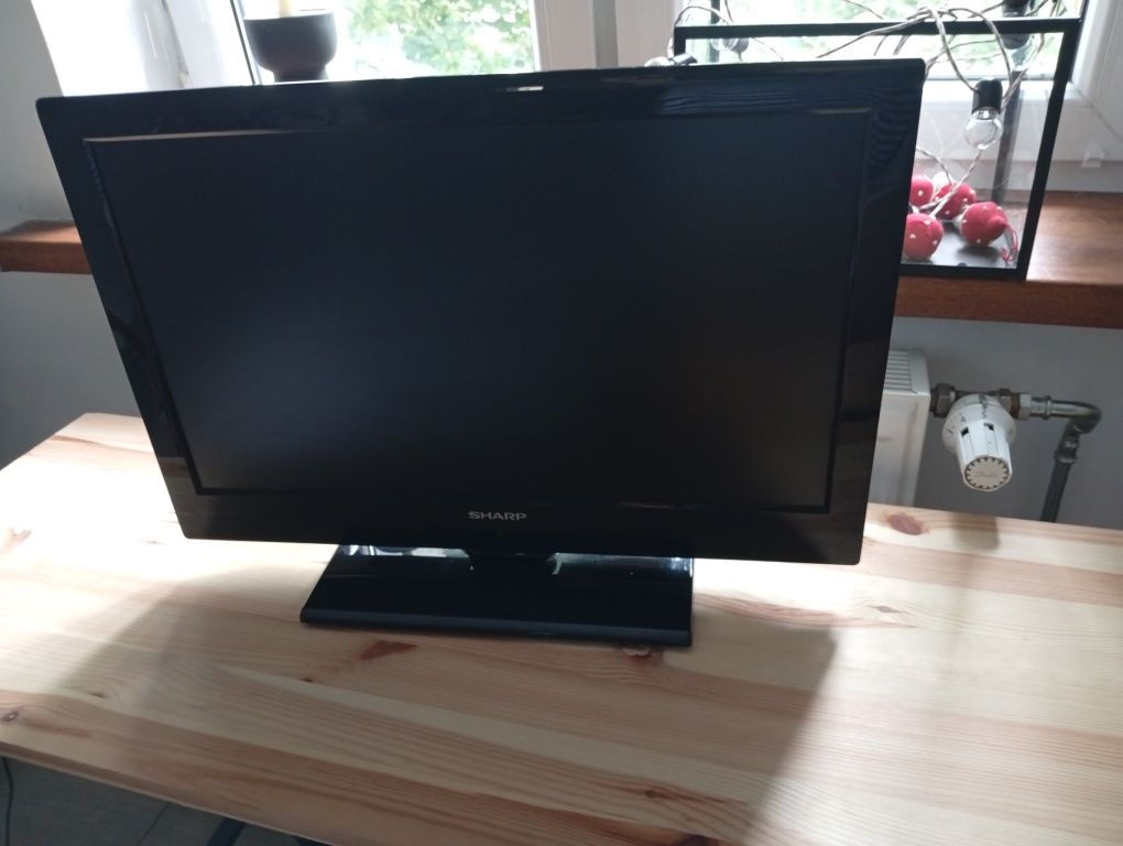 Telewizor Sharp 22 jak nowy