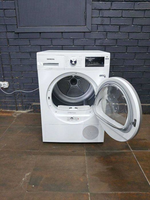 Сушильная / сушильна машина Bosch WTW86563PL з тепловим насосом.