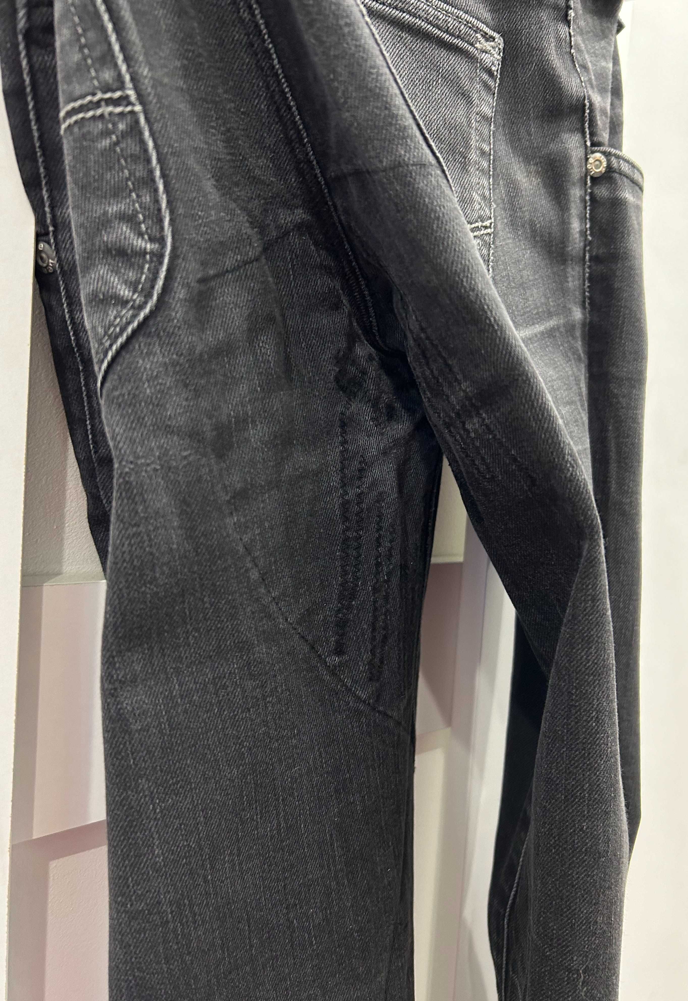 Black Straight Jeans from Lee size S/M biodrówki - casual style