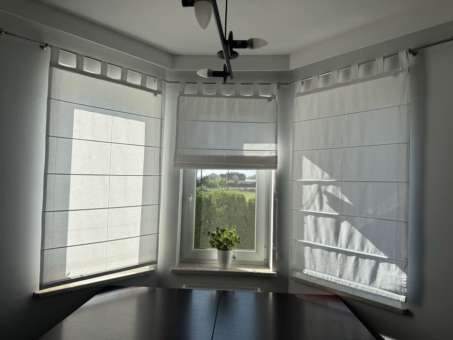 Rolety dekoria i karnisz do wykuszu