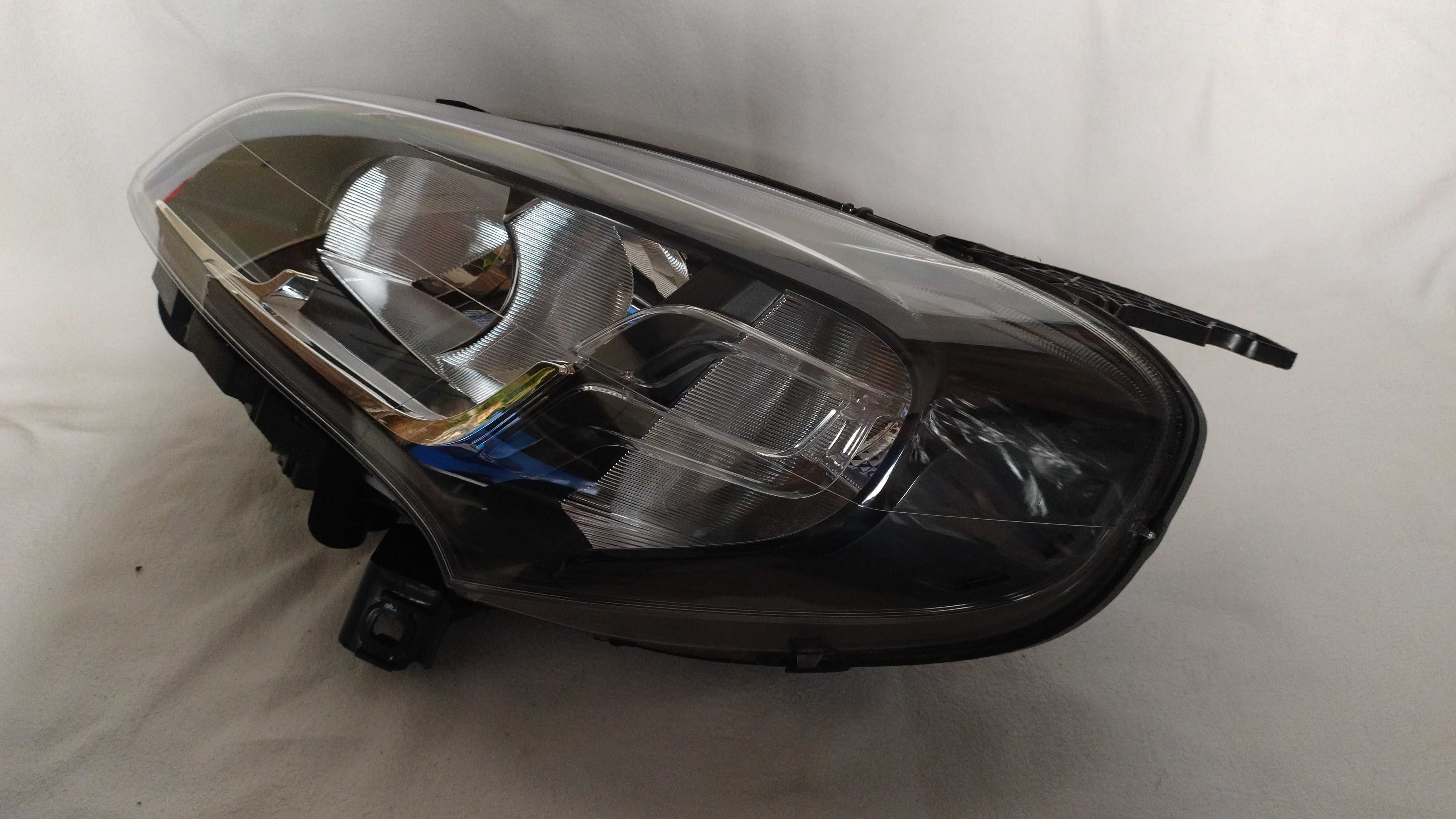 Reflektor Lewy Lampa Przednia Lewa Fiat Doblo II 2 Lift Czarny Środek