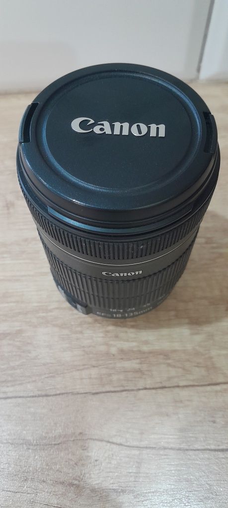 Canona EF-S 18-135mm mm f/3.5-5.6 IS