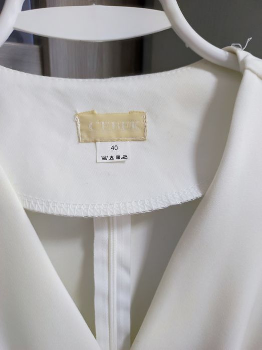 Продам білу сукню