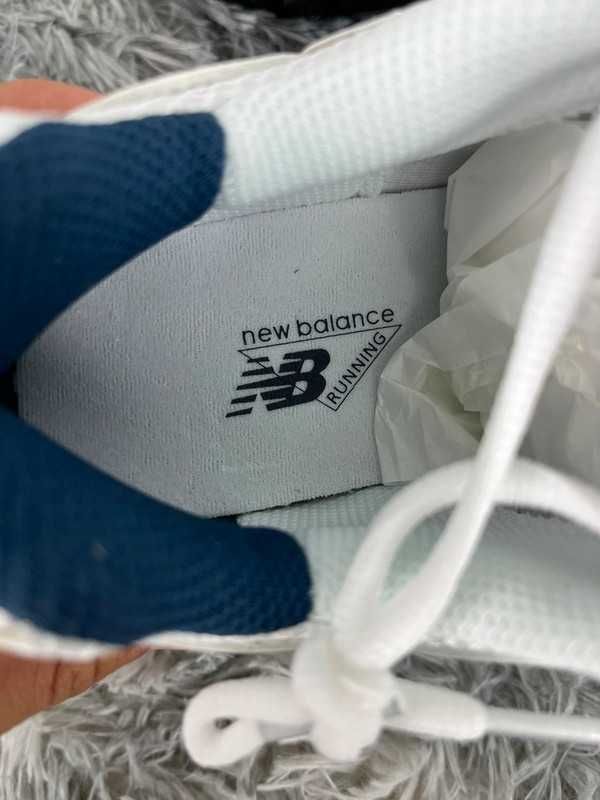Biały^ufać^NewBalance530^UnisexTrampki Roz.42