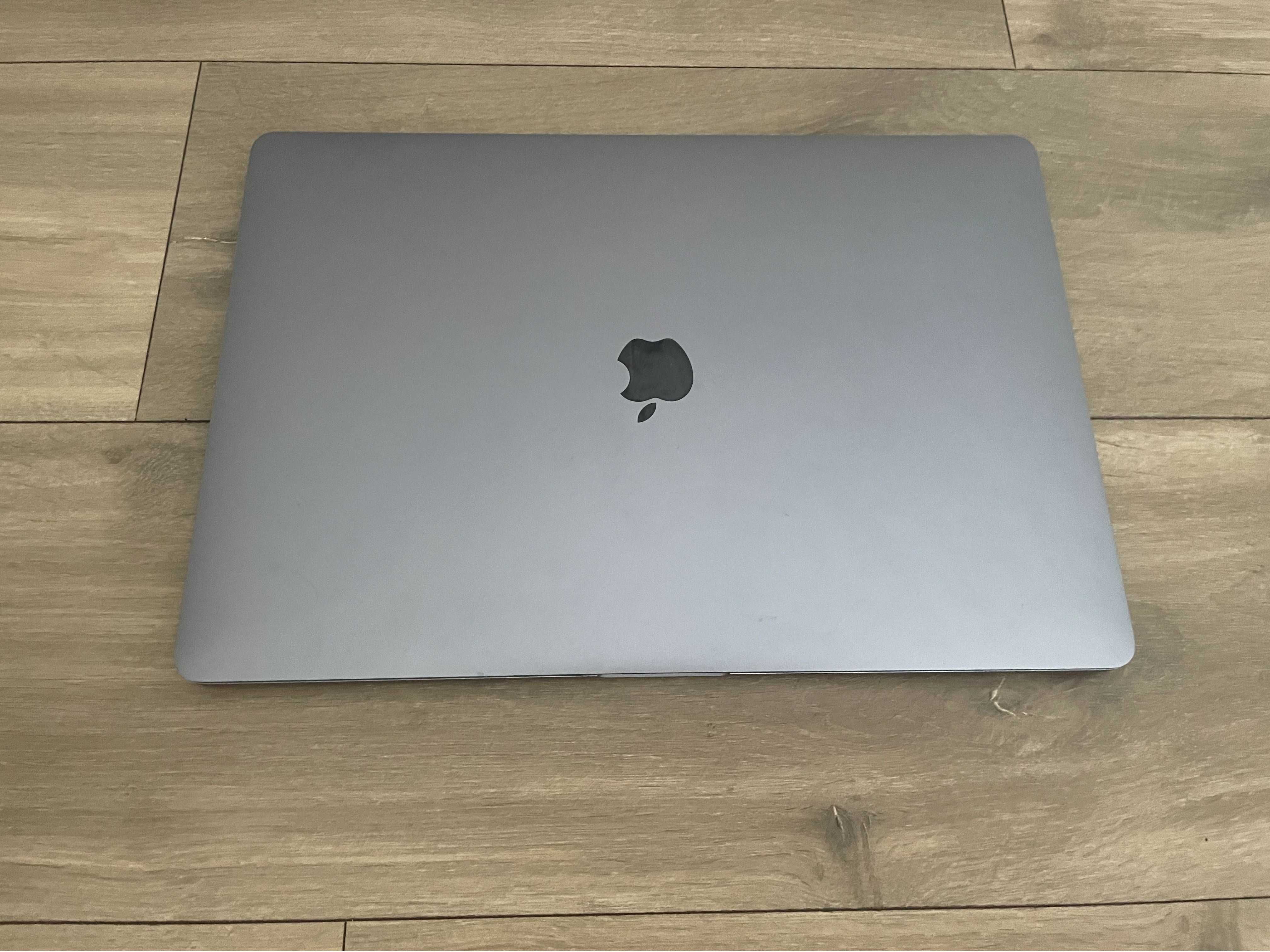 Macbook Pro 16-inch, 2019 32 GB, 1TB SSD, 6x 2,6 Ghz i7, Dwie grafiki