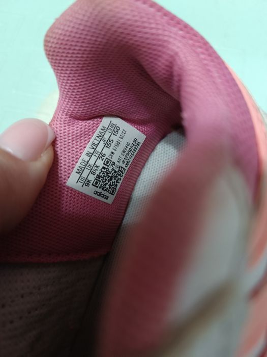 Продам кросівки Adidas для дівчинки