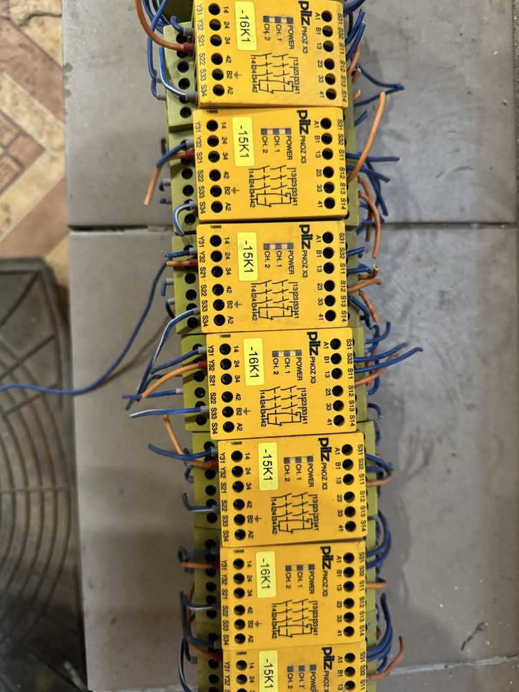 PILZ PNOZ X3 230VAC 24VDC реле безопасности