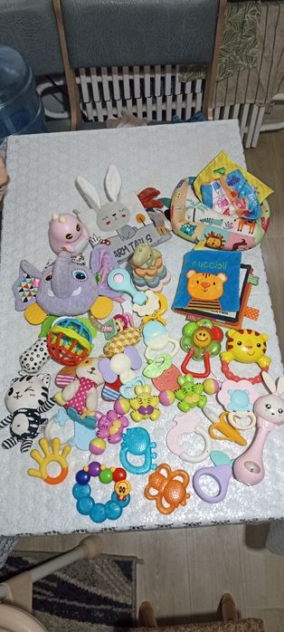 Продам усі іграшки для малюка